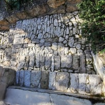 Atelier de calade en pierre sèche