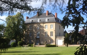 Un seul indice et ce petit château révèle enfin son histoire, du XVIIIe à nos jours