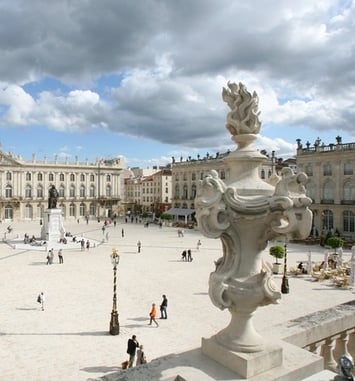 Laissez-vous guider dans un hôtel de Ville et ses espaces du XVIIIᵉ siècle