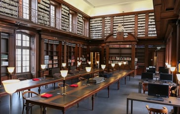 Visite en LSF de la bibliothèque Stanislas