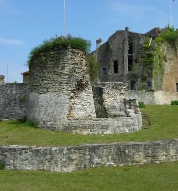 Découverte du château Qui qu'en grogne