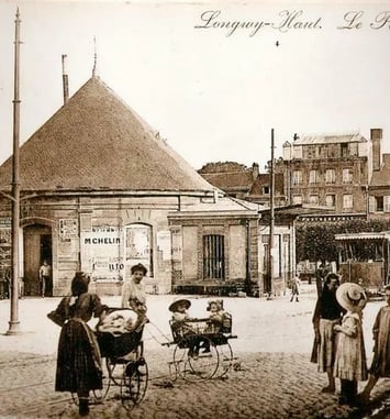 Exposition de photographies sur l'histoire du Puits de Siège