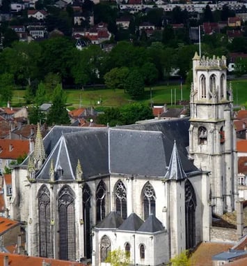 À la découverte d'une collégiale de style gothique et d'inspiration champenoise