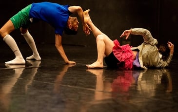 Play, Compagnie Corps In Situ
