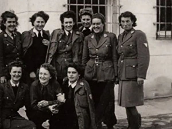 Les filles de l'escadron bleu