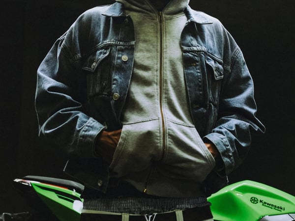 Yvnnis